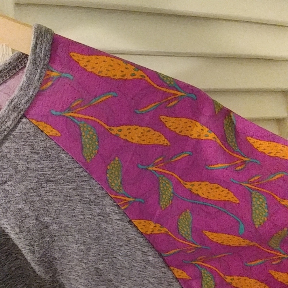 Lularoe Randy T Shirt - Picture 3 of 5
